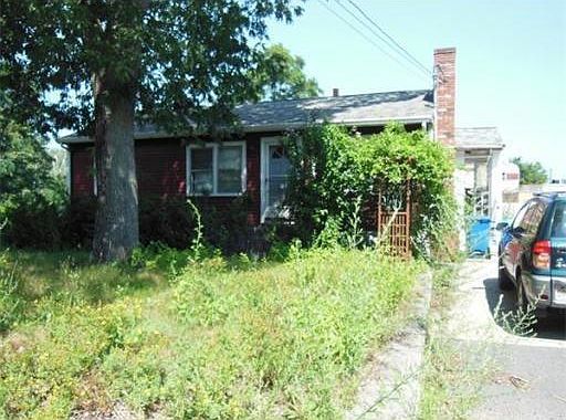 2nd image of 580 Shawsheen St