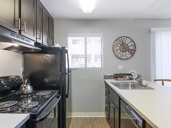 2nd image of 2781 San Leandro Blvd