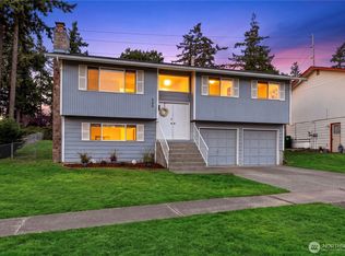 720 NW Hyak Drive, Oak Harbor, WA 98277
