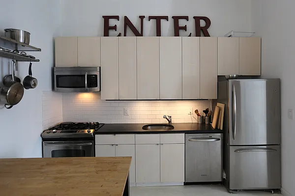 Rented by Target Realty Group | media 37