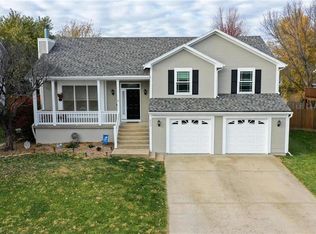 202 W Colleen Dr, Gardner, KS 66030