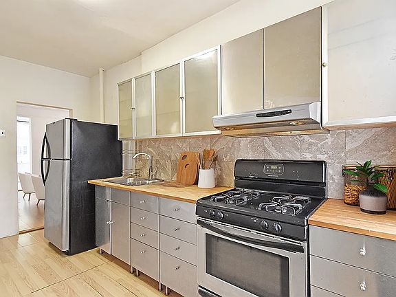 4th image of 22-32 36th St #1