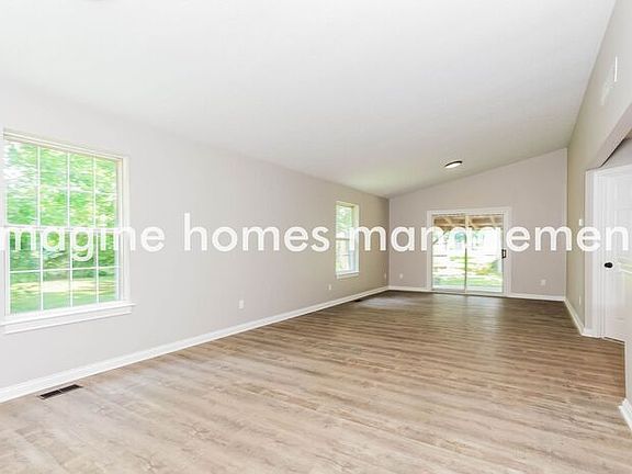 4th image of 7804 Cincinnati Ave