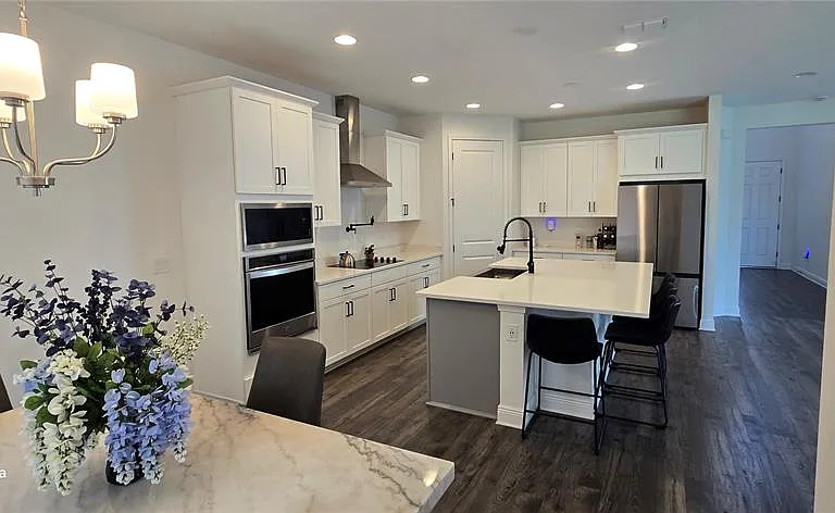 18410 Blue Heron Cir — Photo 10