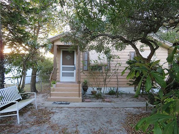 2nd image of 2739 Gillespie Ave
