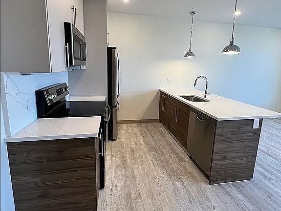 4th image of 400 Dorchester St #205