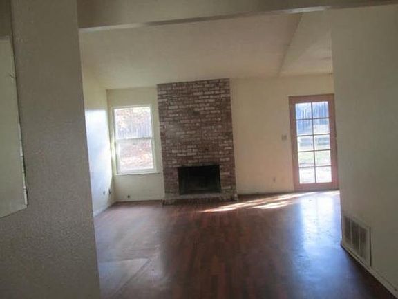 4th image of 3785 Rock Island Dr