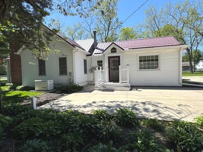 516 W 2nd St, Momence, IL, 60954