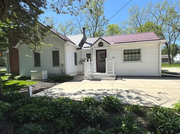 516 W 2nd St, Momence, IL 60954