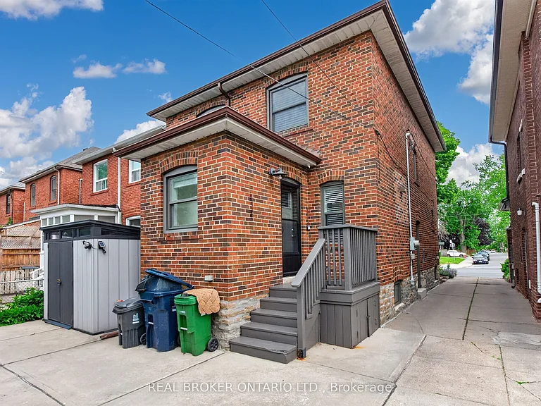 14 Mortimer Ave — Photo 40