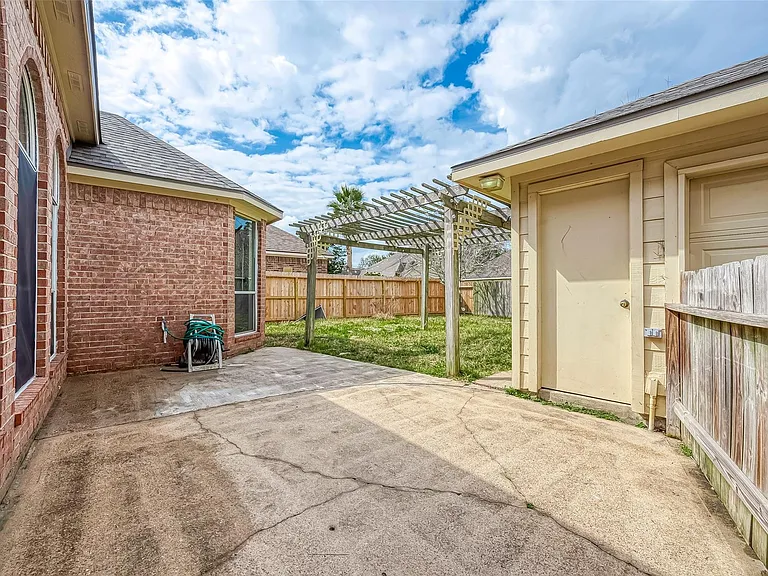 2422 Leanett Way — Photo 45
