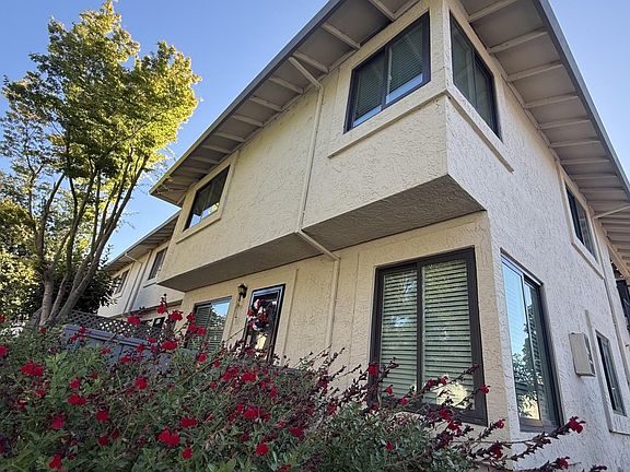 2nd image of 112 Kenbrook Cir