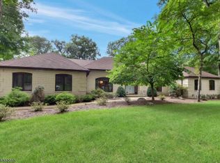 782 Natures Way, Franklin Lakes, NJ 07417