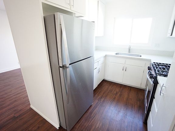 3rd image of 4639 Pico St APT 08