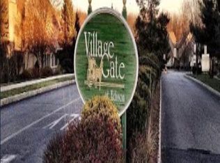 6 Denise Dr, Edison, NJ 08820