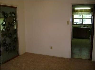 5th image of 1219 Loretta Ave