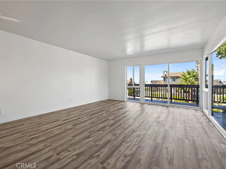 440 3rd St — Photo 2