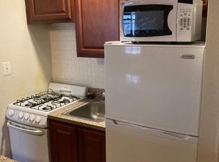 2045 Walnut St APT 4, Philadelphia, PA 19103