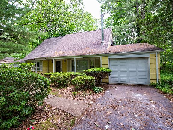 3rd image of 45 Spencer Ln