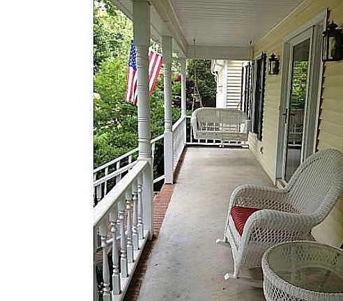 4th image of 104 Stafford Oak Dr