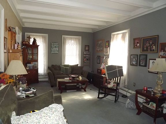 2nd image of 25 Rock Island St