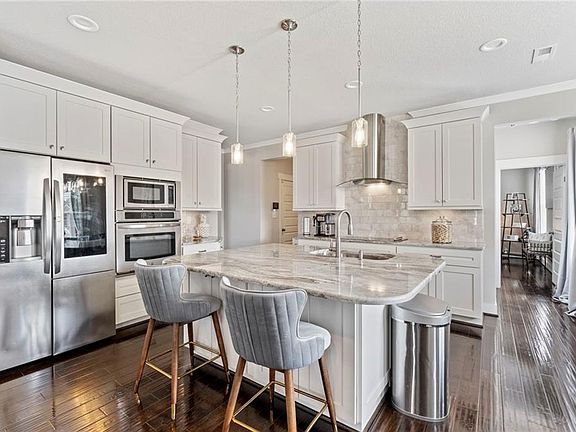 5th image of 817 Minna Ln