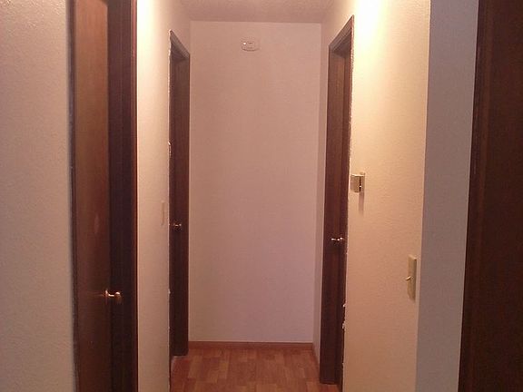 5th image of 108 NE C St APT D