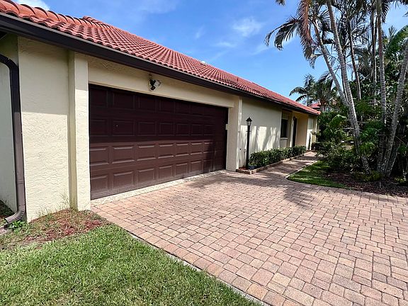 2nd image of 3209 River Winds Ct
