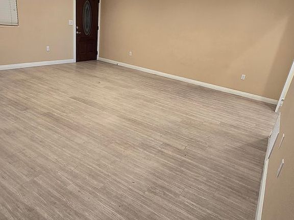 4th image of 1221 E Lincoln Ave #26
