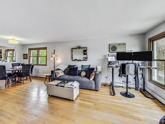 2nd image of 6526 N Neva Ave Floor 3