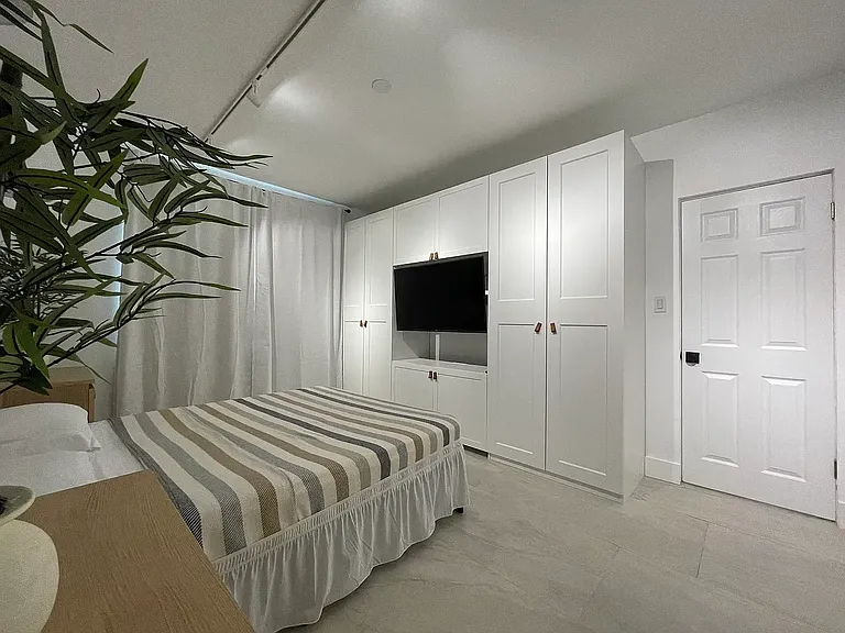 1215 E Broward Blvd #4 — Photo 4