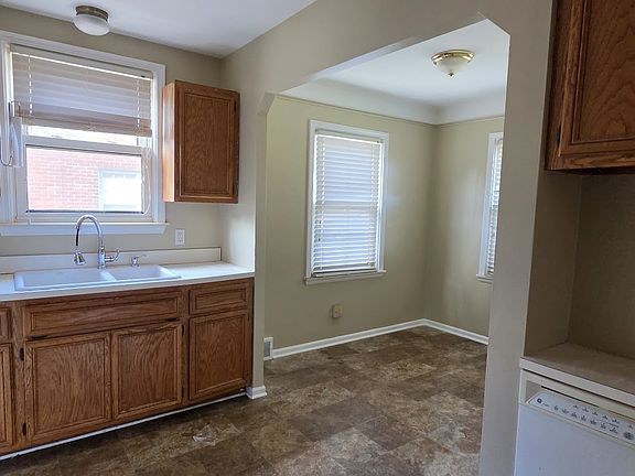 5th image of 15280 Couzens Ave
