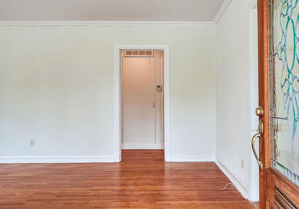 1st image of 816 College Ave