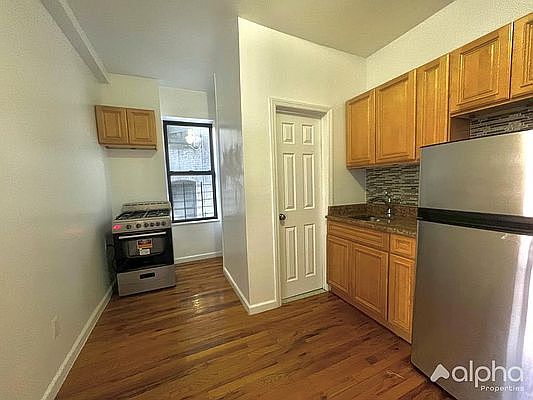 5th image of 171 E 101st St APT 6