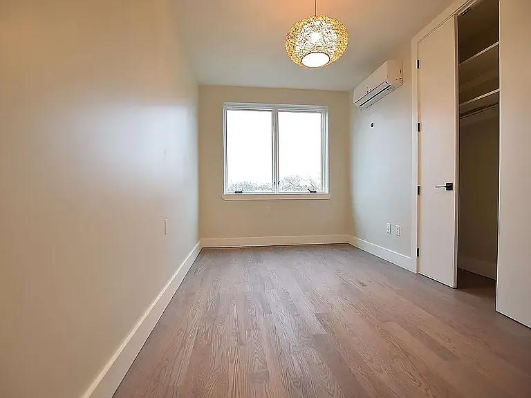 987 Rogers Ave #4E — Photo 6