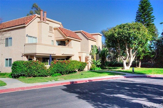 28282 Sorrento front of house