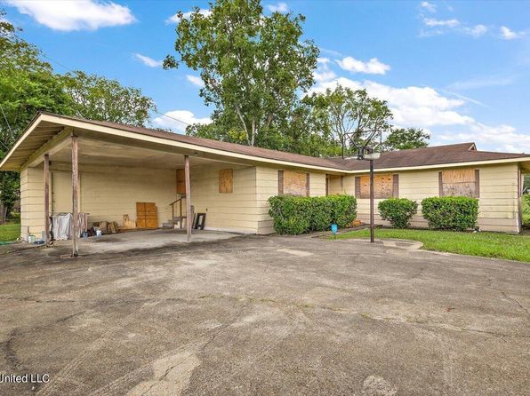 405 W 11th St, Yazoo City, MS 39194