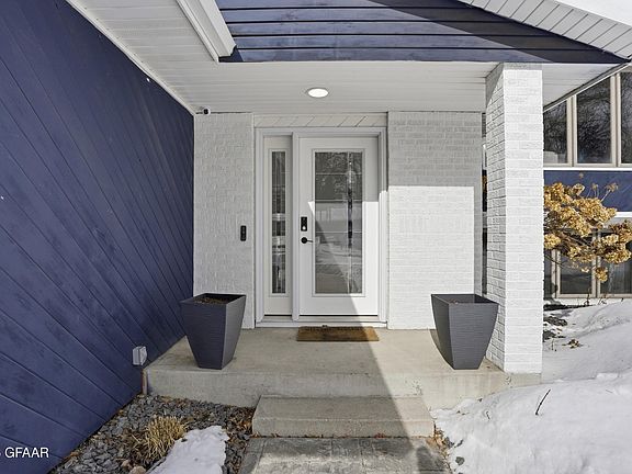 3rd image of 205 Circle Hills Dr