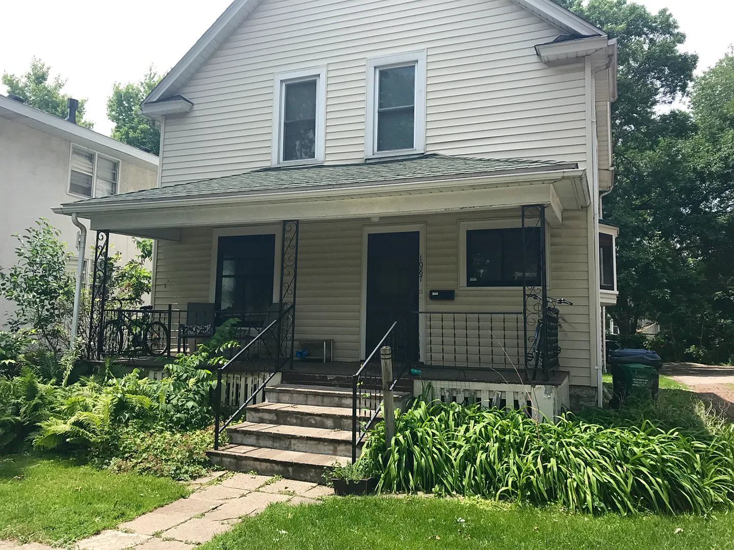 4-Bedroom House Close to U of M Campus — Photo 1