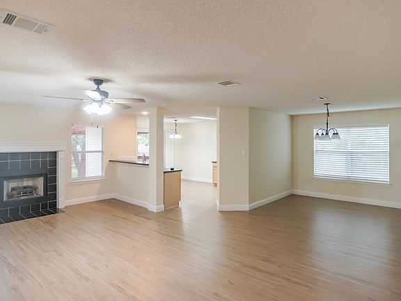 5th image of 1508 Woodstone S