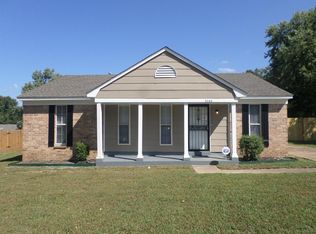 3988 Twin Lakes Dr, Memphis, TN 38128