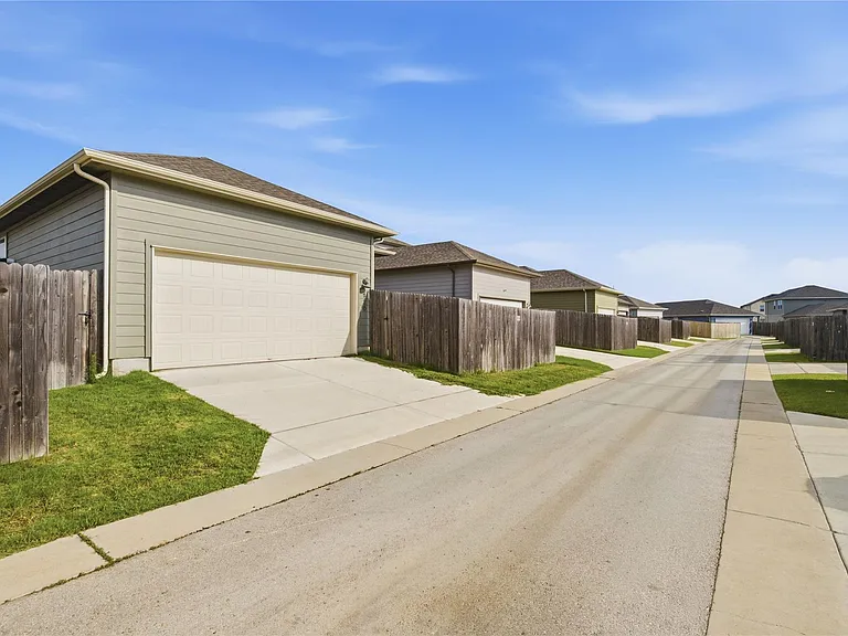 126 Fairmeadow Downs Dr — Photo 25