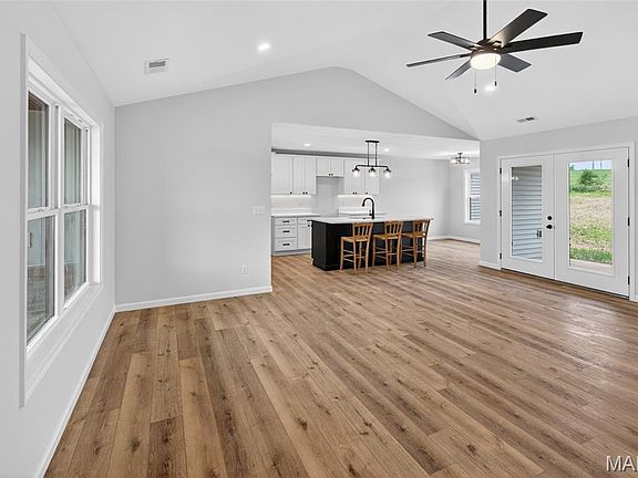 5th image of 4098 Chapel Ridge Dr