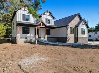 2270 Walton Blvd, Rochester Hills, MI 48309