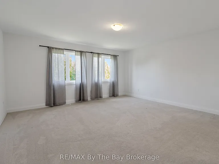 52 Amber Dr — Photo 27