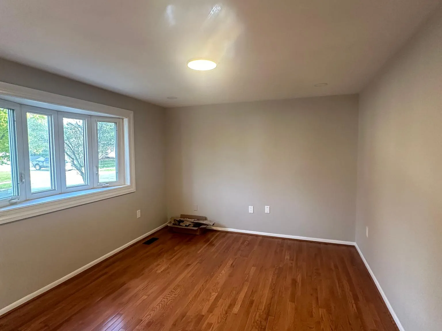 10013 Dakin Ct — Photo 3