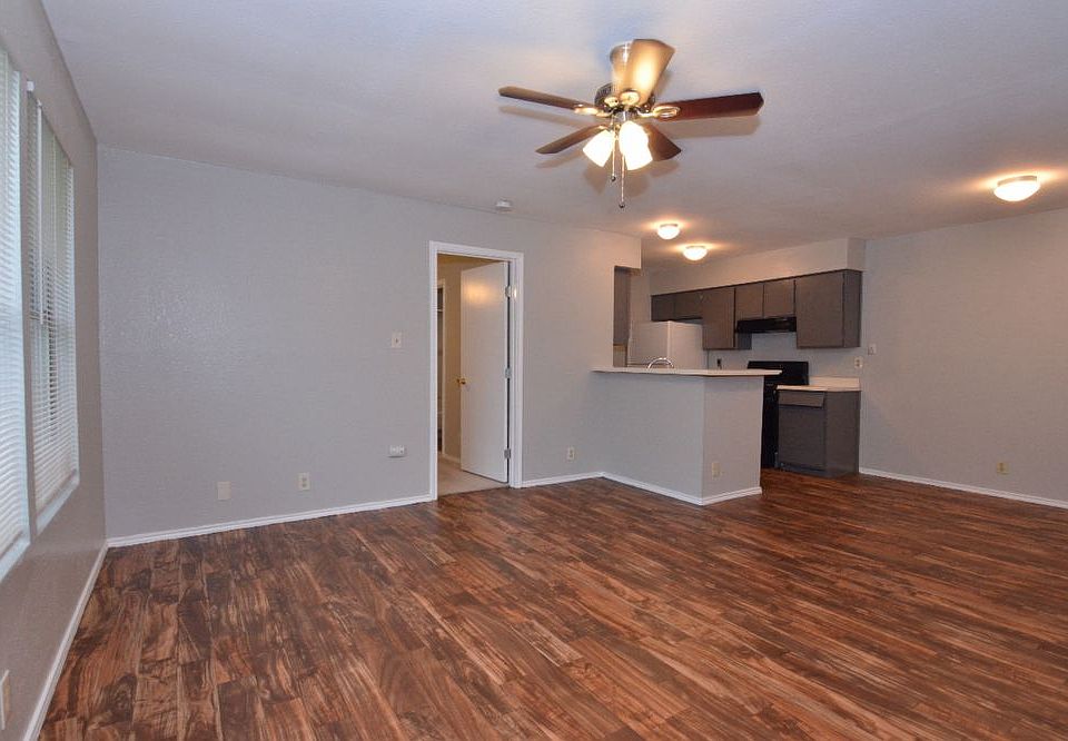 1st image of 6719 Stonleigh Pl #A