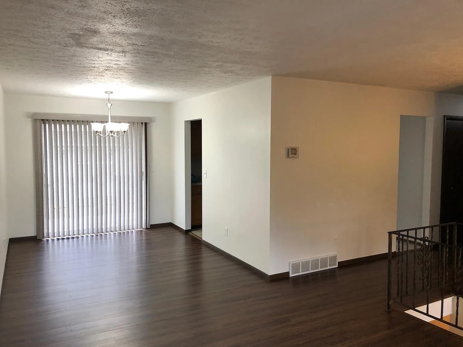 3 bed, 1.5 bath, 1440 sqft, $1,750 — Photo 2