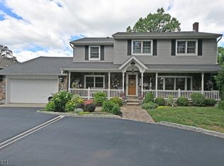 243 N Farview Ave, Paramus, NJ 07652
