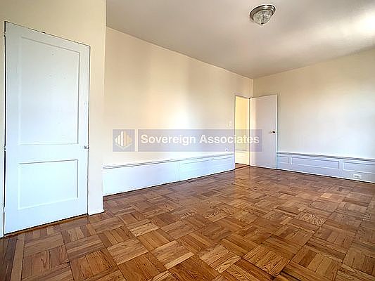 5th image of 300 Fort Washington Ave #61
